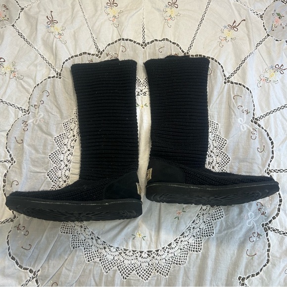 Black knit Uggs - Picture 3 of 4